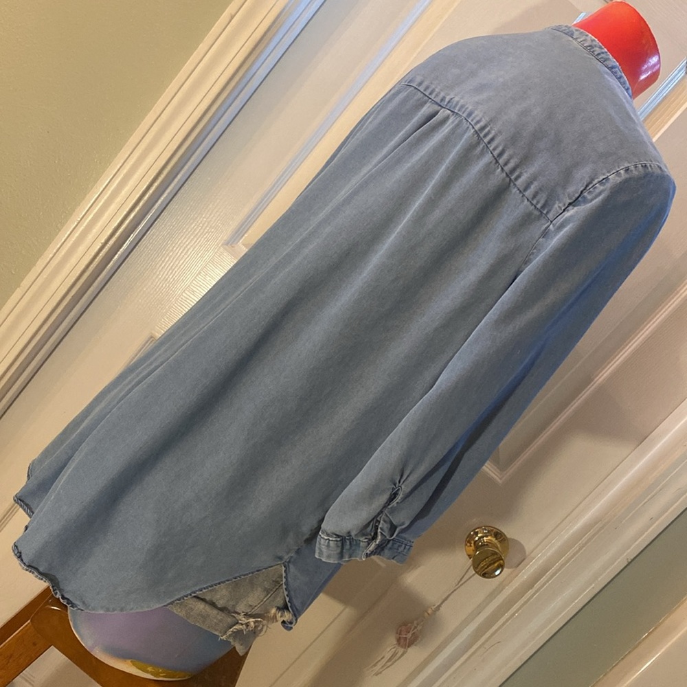 a.n.a Blue Denim Gardener Artist 3/4 Sleeve Tie Front Blouse Shirt Top - Picture 8 of 16